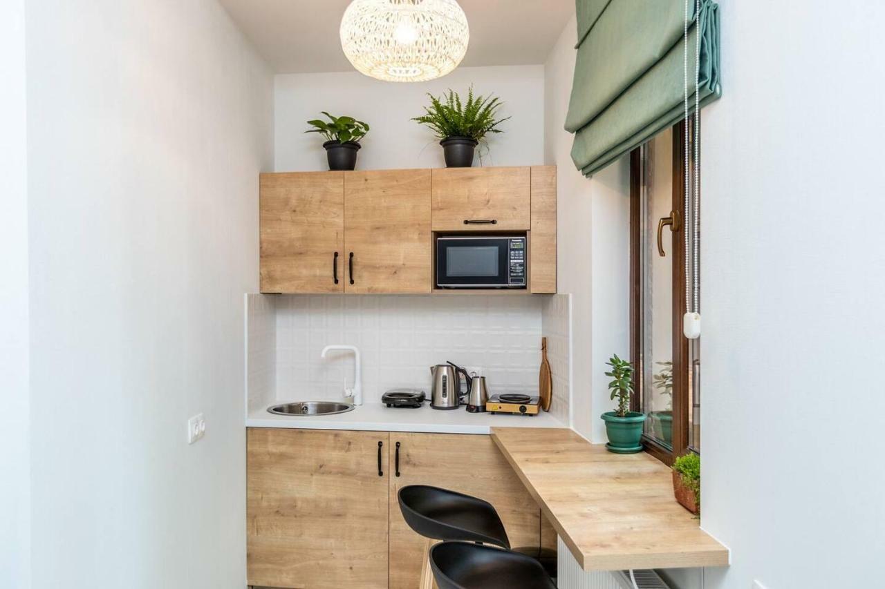Modern Studio Near Rustaveli Ave - By Wehost Tbilisi Exterior photo