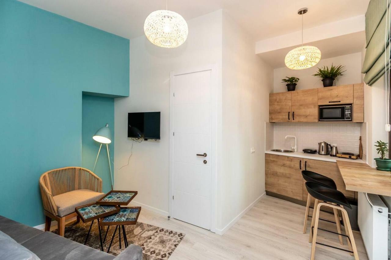 Modern Studio Near Rustaveli Ave - By Wehost Tbilisi Exterior photo